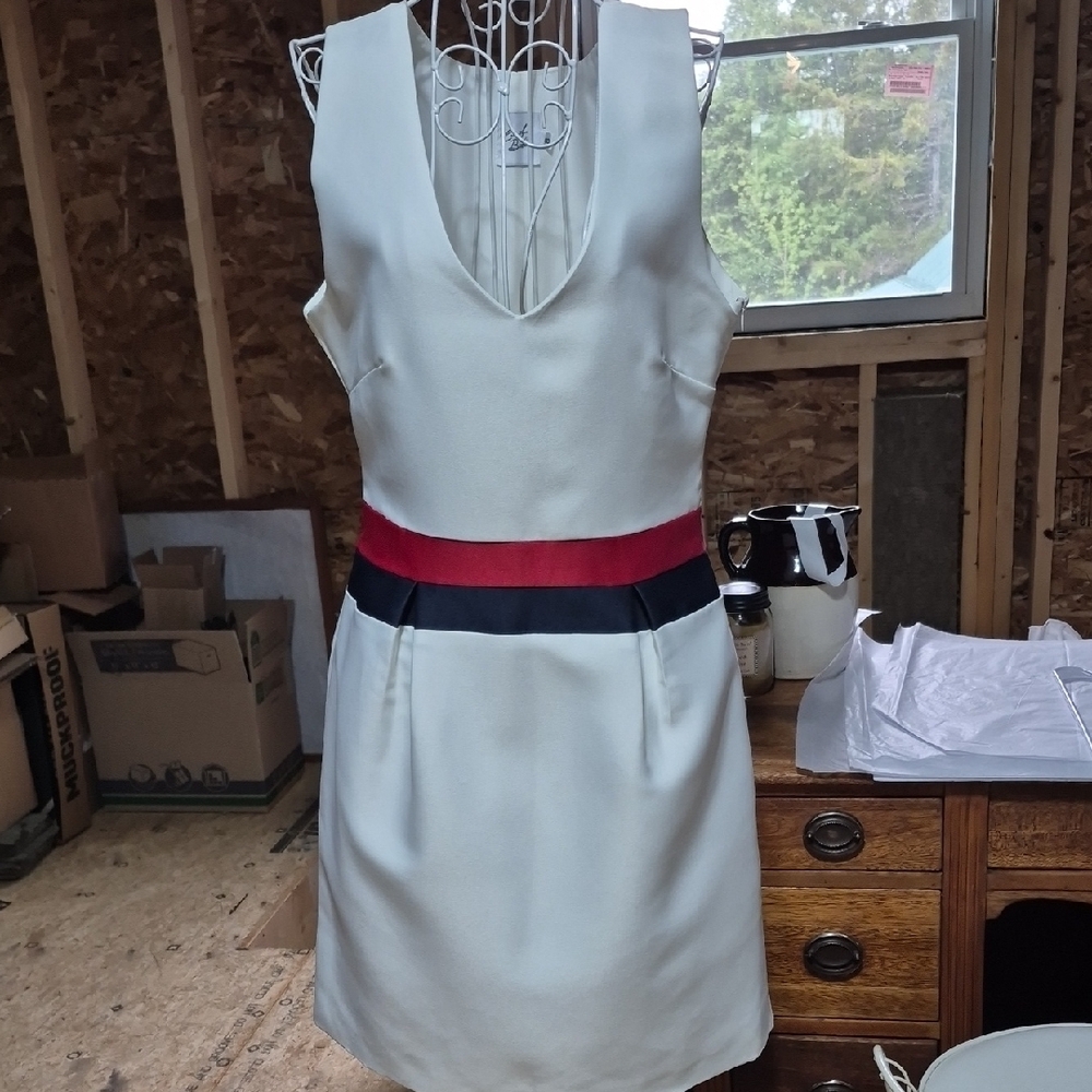 Elegant White Dress with Red and Navy Accents. Size 8
